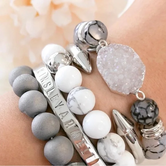 Kinsley Armelle - SPIKE COLLECTION - SILVER BRACELET - Picture 4 of 14